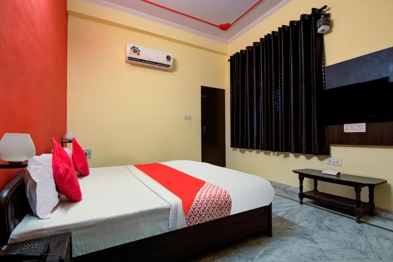Oyo Hotel Malhotra Jaipur Luaran gambar