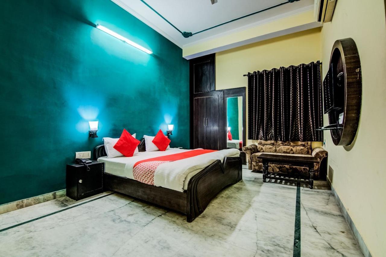 Oyo Hotel Malhotra Jaipur Luaran gambar