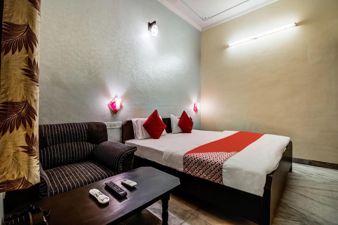 Oyo Hotel Malhotra Jaipur Luaran gambar
